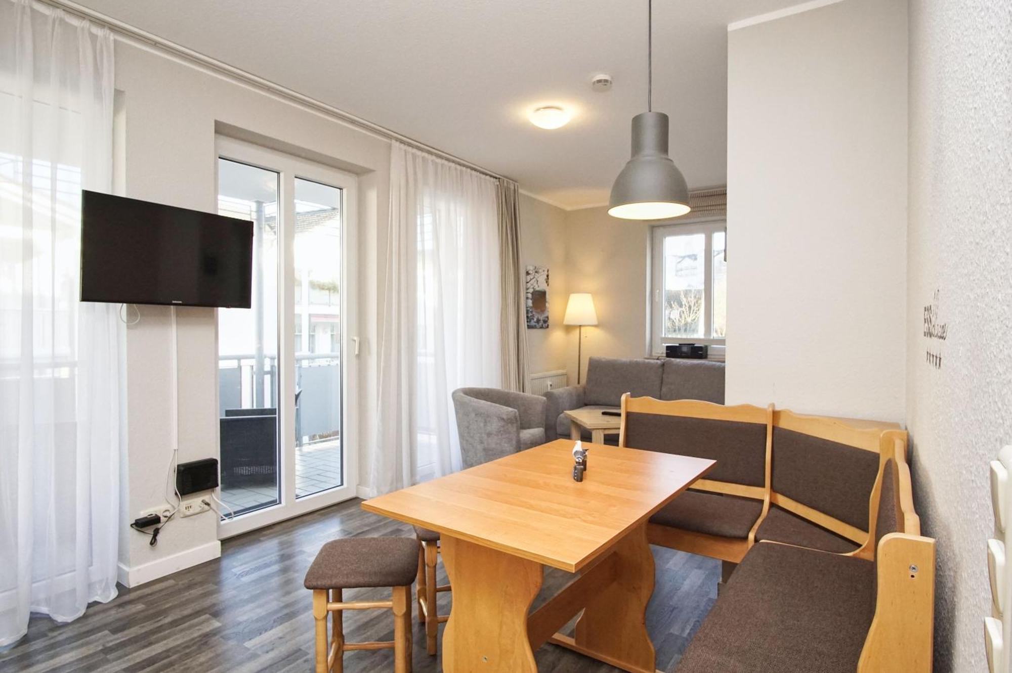 Zentrale Fewo Mit Balkon, Gratis Nutzung Vom Ahoi Erlebnisbad Und Sauna In Sellin - Villa Buskam Fewo 27 Goehren (Ruegen) Exterior foto